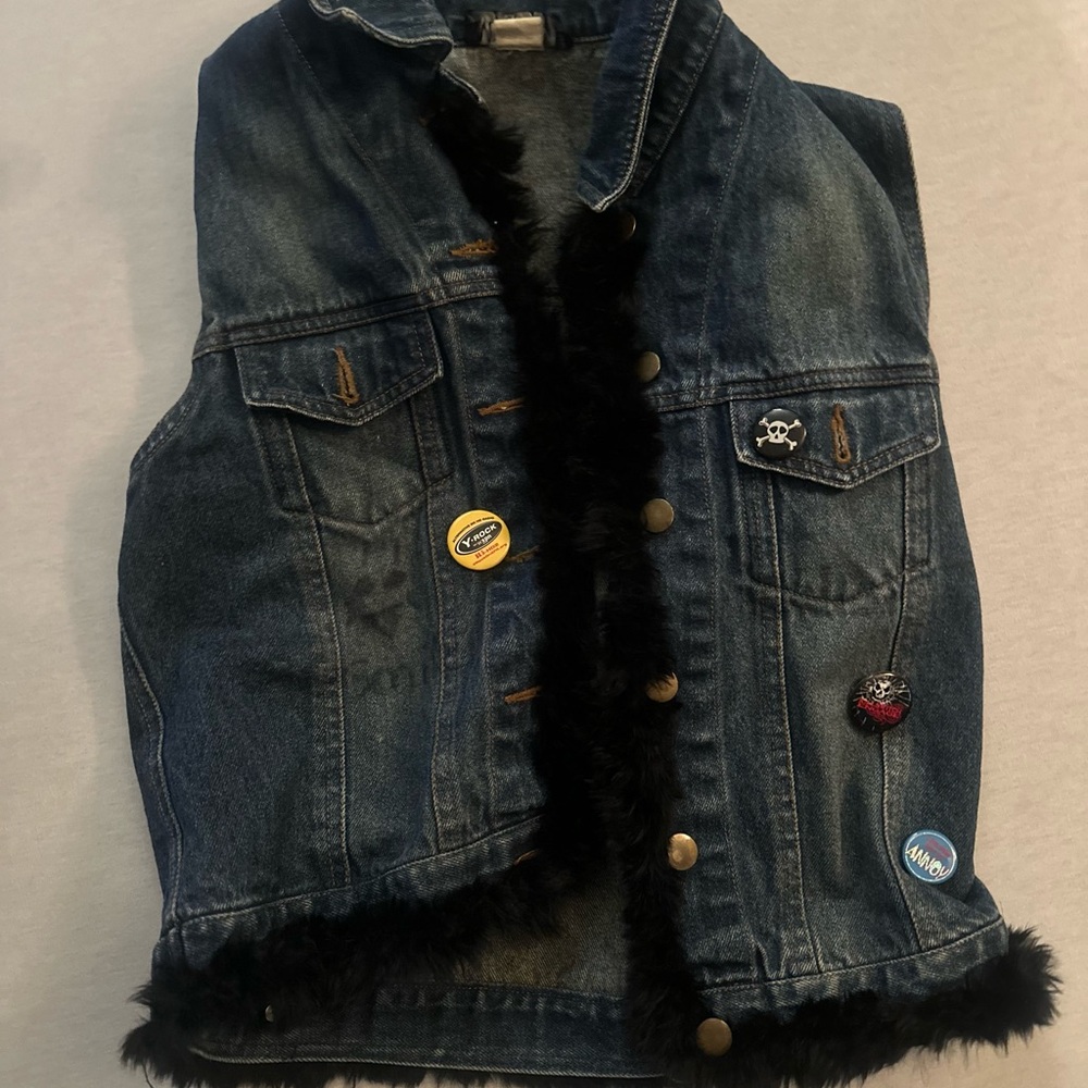 Womens OS Denim Vest with Black Fur Trim and Pins.